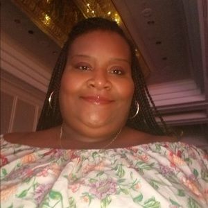 Meet your Posher, Dana